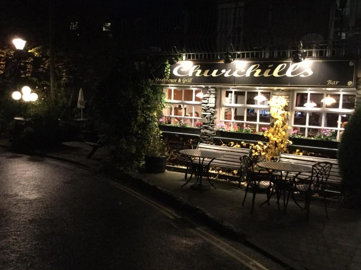 Churchills Inn & Rooms باونيس أون وينديرمير المظهر الخارجي الصورة
